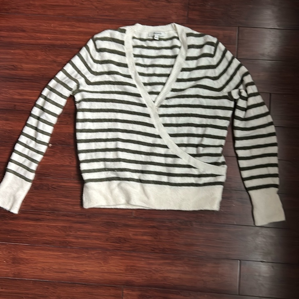 Madewell v sweater